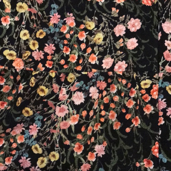 Zara Floral Short Romper - Picture 4 of 5